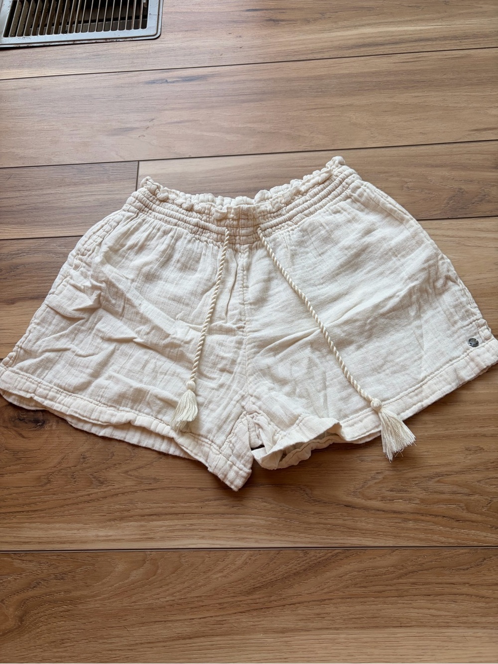Roxy Cream Gauze Drawstring Casual Shorts
